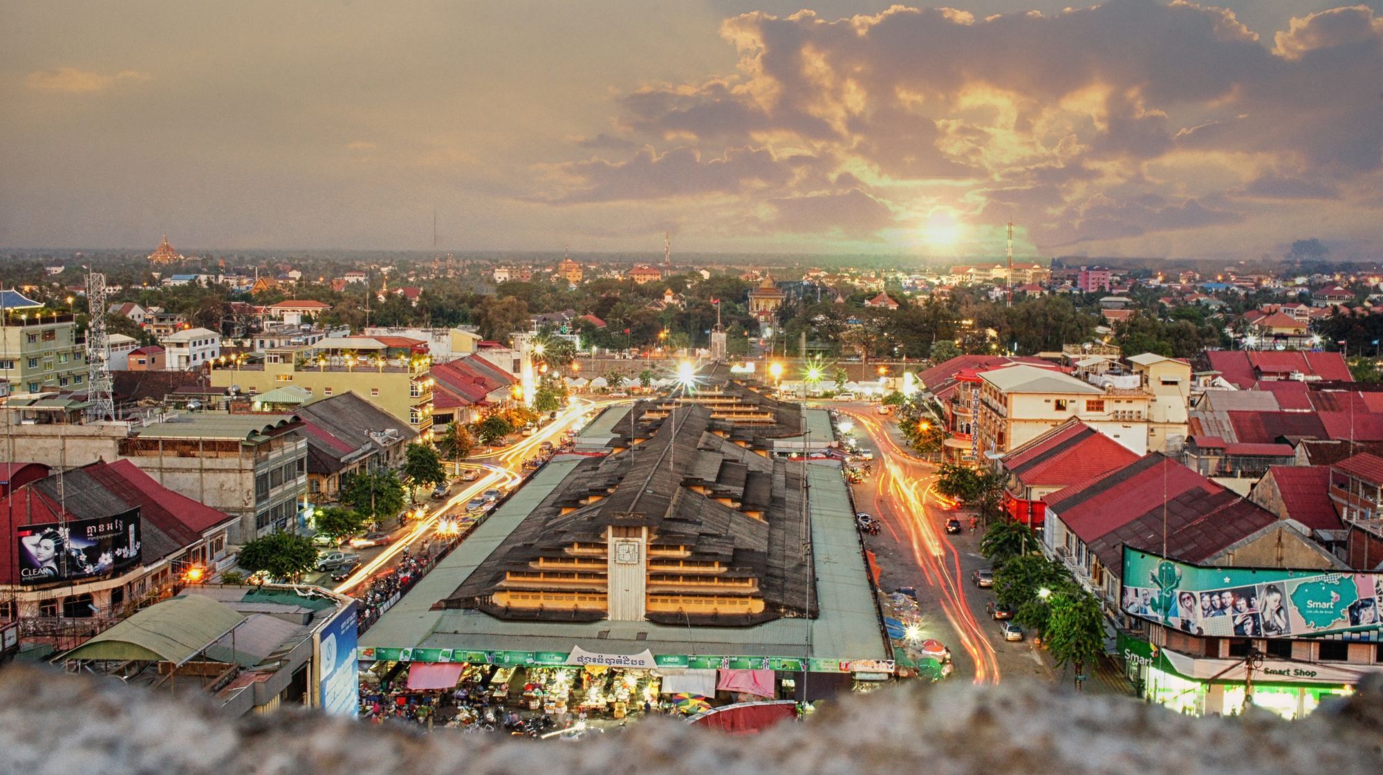 Royal Hotel Battambang Exterior foto